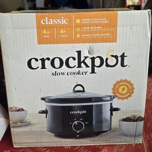 Classic Crockpot Slow Cooker - NWT in box